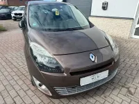 Gebraucht Renault Grand Scénic III Luxe 131 PS (96 kW) 2011 Mokkabraun Van / Kleinbus