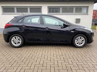 Gebraucht Hyundai i30 Edition 99 PS (72 kW) 2014 Schwarz Limousine