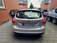 Gebraucht Ford Focus Titanium 125 PS (91 kW) 2011 Silber Limousine