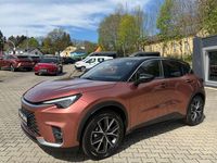 Neu Lexus LBX 136 PS (100 kW) 2026 Gold SUV