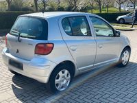Gebraucht Toyota Yaris 87 PS (63 kW) 2005 Silber Kleinwagen