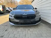 Neu Skoda Superb SportLine 265 PS (194 kW) 2025 Graphite grau metallic Kombi