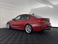 Używany BMW 330 Executive 258 KM (189 kW) 2015 Czerwony Sedan/Limuzyna