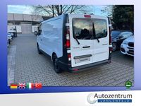 Gebraucht Renault Trafic Komfort 125 PS (91 kW) 2017 Weiß Van / Kleinbus