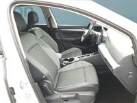 Gebraucht VW Golf VIII 150 PS (110 kW) 2025 Weiß Kleinwagen