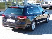 Gebraucht VW Passat Business 150 PS (110 kW) 2023 Deep black Kombi