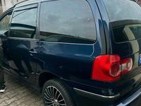 Second-hand VW Sharan 116 CP (85 kW) 2004 Albastru Monovolum