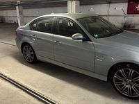 Gebraucht BMW 320 150 PS (110 kW) 2005 Grau Limousine