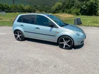 Gebraucht Ford Fiesta 80 PS (58 kW) 2003 Silber Kleinwagen