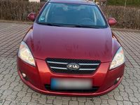 Second-hand Kia Ceed 90 CP (66 kW) 2007 Roșu Hatchback