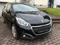Gebraucht Peugeot 208 Active 82 PS (60 kW) 2017 Schwarz Kleinwagen