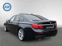 Gebraucht BMW 730 M Sport 258 PS (189 kW) 2015 Schwarz (black sapphire metallic) Limousine
