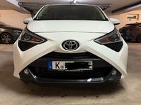 Gebraucht Toyota Aygo X X-play 72 PS (52 kW) 2021 Weiß SUV