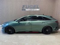 Gebraucht Kia ProCeed Sport 204 PS (150 kW) 2023 Experience green met. Limousine