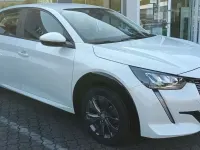 Gebraucht Peugeot e-208 Active 100 kW (136 PS) 2021 Lack weiss perlglänzend Kleinwagen