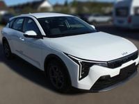 Neu Kia K4 150 PS (110 kW) 2026 Weiß Limousine