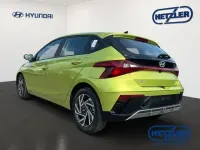 Gebraucht Hyundai i20 Trend 101 PS (74 kW) 2025 Lucid lime / met Kleinwagen