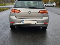 Gebraucht VW Golf VII 125 PS (91 kW) 2018 Grau Kombi