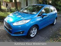 Gebraucht Ford Fiesta Titanium 125 PS (91 kW) 2013 Blau Kleinwagen