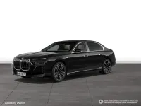 Gebraucht BMW M760e 571 PS (419 kW) 2025 Schwarz Limousine