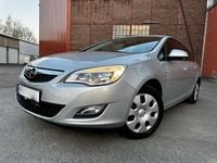 Gebraucht Opel Astra Edition 110 PS (80 kW) 2012 Silber Kombi