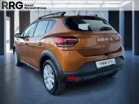 Gebraucht Dacia Sandero Essentiel 101 PS (74 kW) 2024 Atacamaorange (orange) Limousine