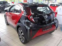 Gebraucht Toyota Aygo Team 72 PS (52 kW) 2024 Chili red (3u4)/ black mica (2 Kleinwagen
