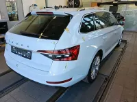Gebraucht Skoda Superb Style 150 PS (110 kW) 2022 Weiß Kombi
