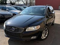 Gebraucht Volvo V70 Momentum 181 PS (133 kW) 2015 Schwarz Kombi