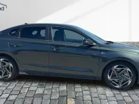 Neu Hyundai i30 140 PS (102 kW) 2026 Grün Limousine