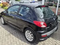 Gebraucht Peugeot 206+ Basis 75 PS (55 kW) 2009 Noir perla nera Kleinwagen
