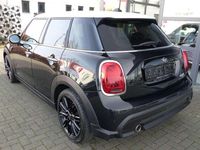 Gebraucht Mini Cooper Classic 136 PS (100 kW) 2023 Midnight black ii Kleinwagen
