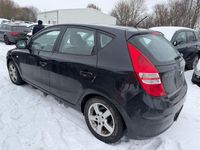 Gebraucht Hyundai i30 Edition+ 109 PS (80 kW) 2010 Schwarz Limousine