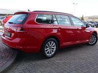 Gebraucht VW Passat Business 122 PS (89 kW) 2023 Rot Kombi