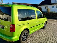 Gebraucht VW Caddy Trendline 84 PS (61 kW) 2017 Viperngrün metallic Van / Kleinbus