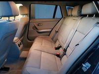 Gebraucht BMW 320 2009 Blau Kombi