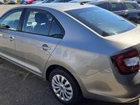 Gebraucht Skoda Rapid Active 95 PS (69 kW) 2019 Cappuccinobeige metallic Kleinwagen