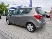 Gebraucht Opel Meriva Edition 131 PS (96 kW) 2010 Muskatgrau/muskat braun(m2) Van / Kleinbus