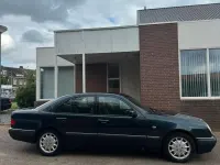 Gebraucht Mercedes E320 220 PS (161 kW) 1997 Blau Limousine