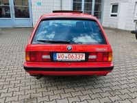 Gebraucht BMW 318 113 PS (83 kW) 1991 Rot Kombi