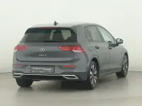 Gebraucht VW Golf VIII Move 150 PS (110 kW) 2023 Delfingrau (metallic) Limousine
