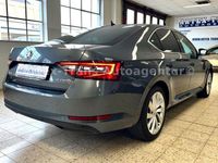 Gebraucht Skoda Superb Style 150 PS (110 kW) 2016 Grau Limousine