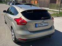 Używany Ford Focus Titanium 150 KM (110 kW) 2015 Złoty Sedan/Limuzyna