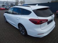 Gebraucht Ford Focus ST-Line 125 PS (91 kW) 2024 Weiß Kombi