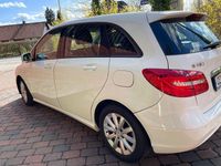 Gebraucht Mercedes B180 109 PS (80 kW) 2012 Weiß Van / Kleinbus