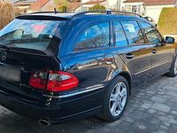 Gebraucht Mercedes E500 Avantgarde 387 PS (284 kW) 2007 Blau Kombi