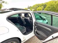 Gebraucht VW Passat 220 PS (161 kW) 2016 Weiß Limousine