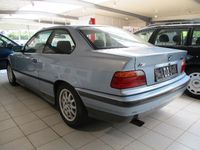 Gebraucht BMW 318 Performance 140 PS (102 kW) 1992 Blau metallic Coupé