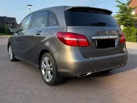 Gebraucht Mercedes B180 Style 122 PS (89 kW) 2015 Grau Van / Kleinbus