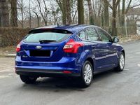 Gebraucht Ford Focus Titanium 116 PS (85 kW) 2014 Blau Limousine